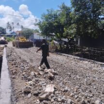 Satgas TMMD ke-124 Kodim Wajo Terus Genjot Pengerasan Jalan di Desa Temmabarang