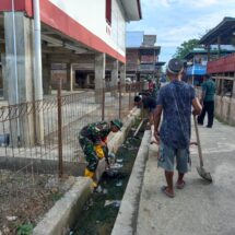 Koramil 1406-01/Tempe Laksanakan Karya Bhakti Pembersihan Selokan dan Saluran Air di Kelurahan Laelo