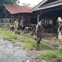 Koramil 1406-08/Sabbangparu Gelar Karya Bhakti Pembersihan Pasar Salojampu