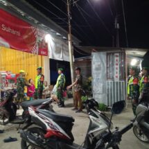 Menjaga Wilayah Wajo Tetap Aman, Koramil 1406-08/Sabbangparu Laksanakan Siskamling Bersama Warga